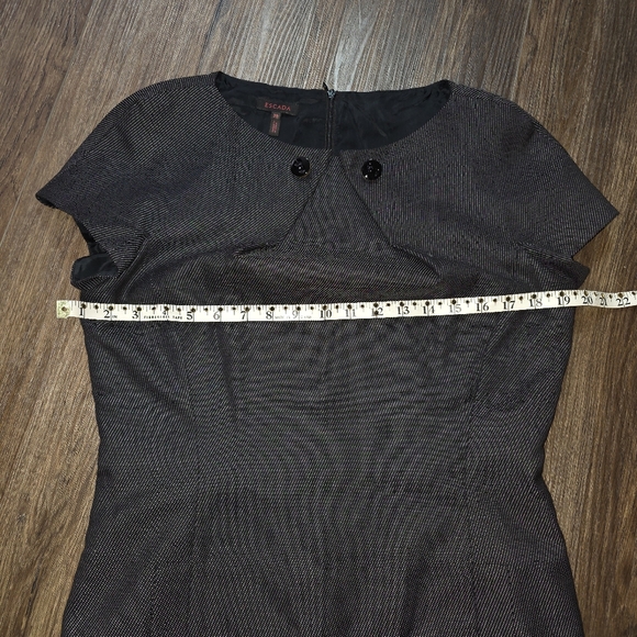 Escada Black Wool Silk Blend Dress Size 38 (US 8) – Tailored Short Sleeve Sheath - Picture 9 of 14
